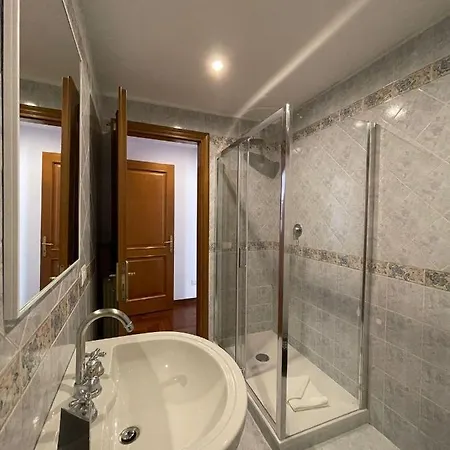 Luciano Monti شقة *
